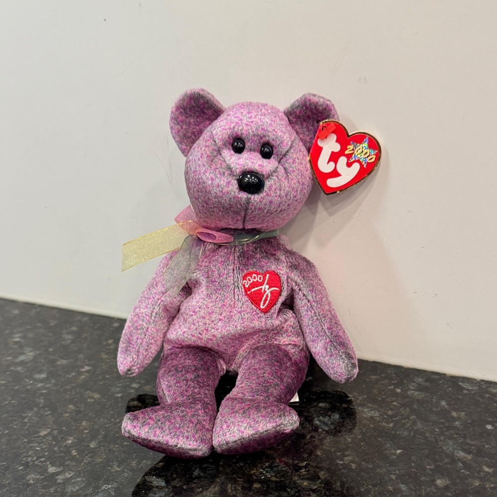 2000 Signature Bear TY Beanie Baby: 6th Gen Heart Tag Plush Toy